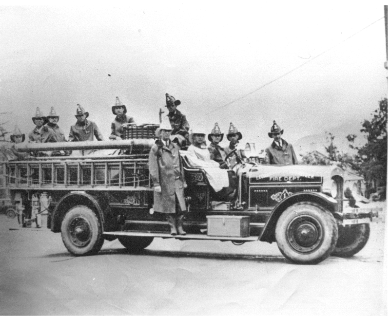 1928 Seagrave, first new pumper, left to right: Stuart Bennett, Ford Connelly, Frank Latham, Louis Graves, Allen Bennett, Dale Cropper, James Wheatley, Pat Combs, Henry Van Decanter [AC],Chief Roland Duke & Eng. Leroy McNey